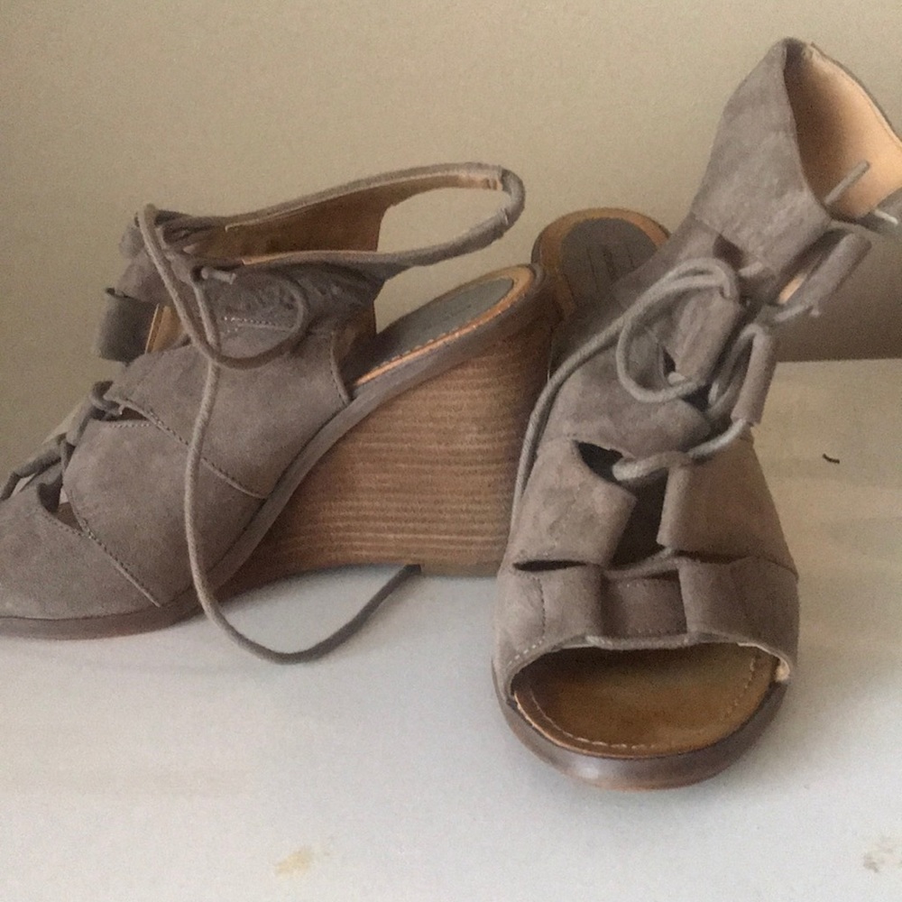 Melrose and Market Wedges